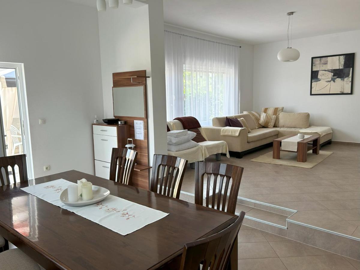 Apartments Antonella Trogir Exterior photo