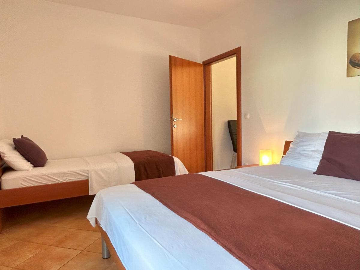 Apartments Antonella Trogir Exterior photo