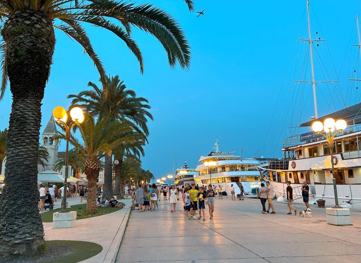 Apartments Antonella Trogir Exterior photo